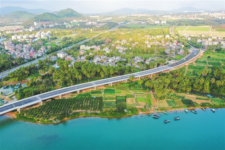 打造環(huán)島旅游公路三亞段美麗鄉(xiāng)村風(fēng)景線
