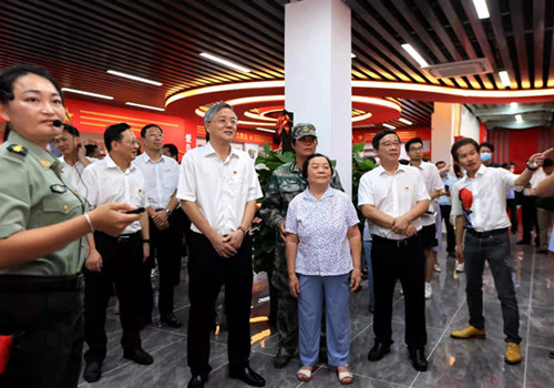 “市、區、社區”三級黨委聯動現場體驗學習暨市委黨史學習教育讀書班舉行
